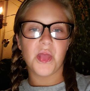 Meet your Posher, Eva